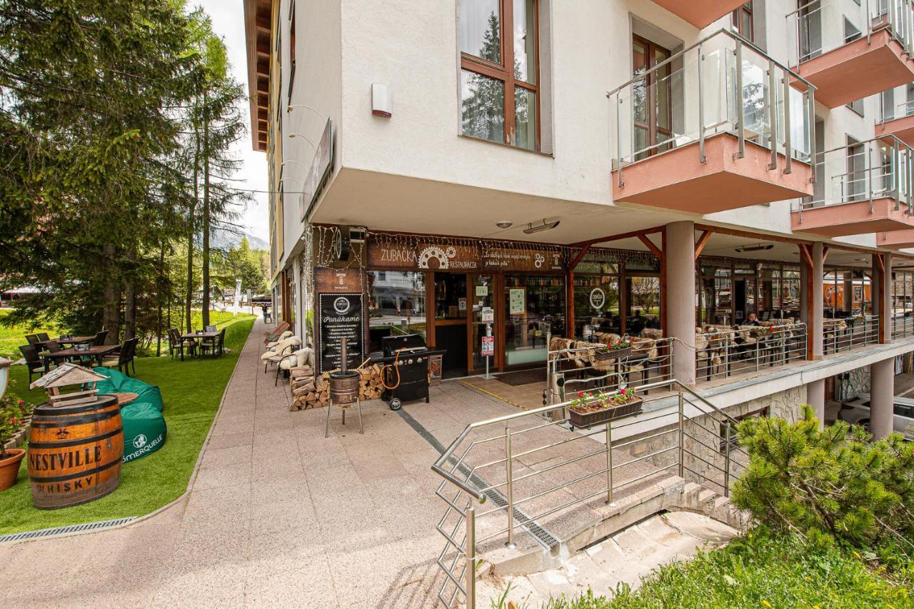 Crocus Hotel 4*