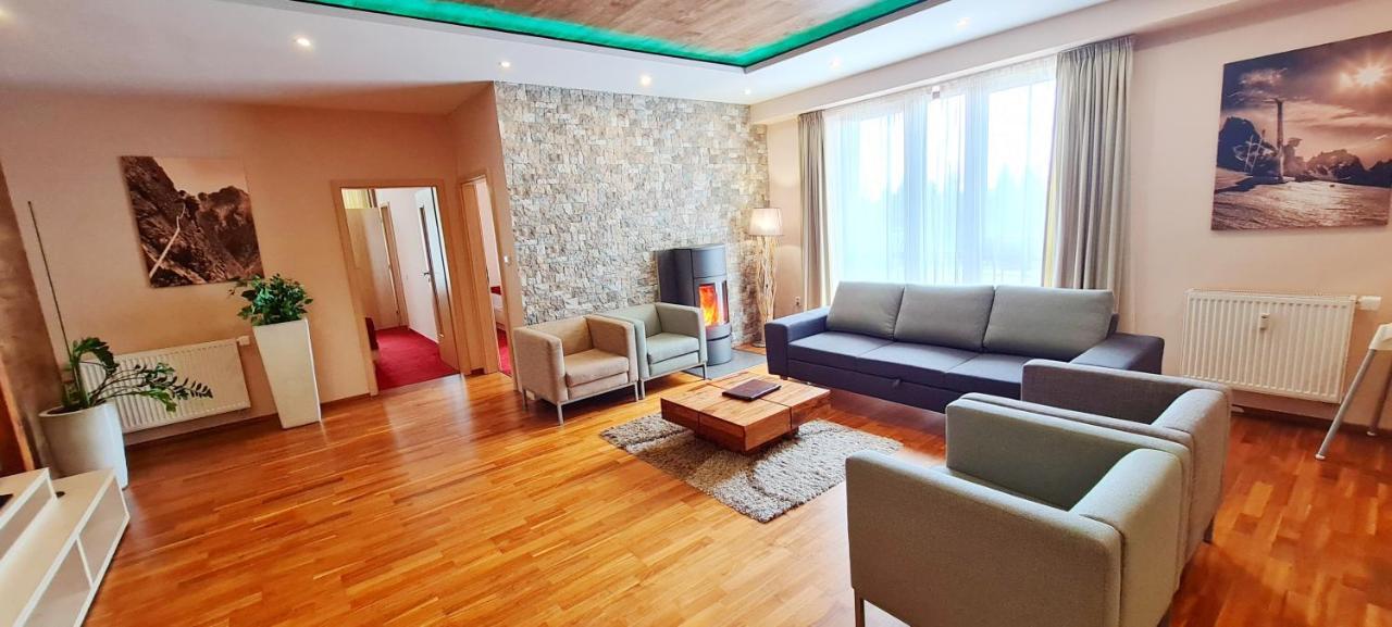 Hotel Crocus 4*