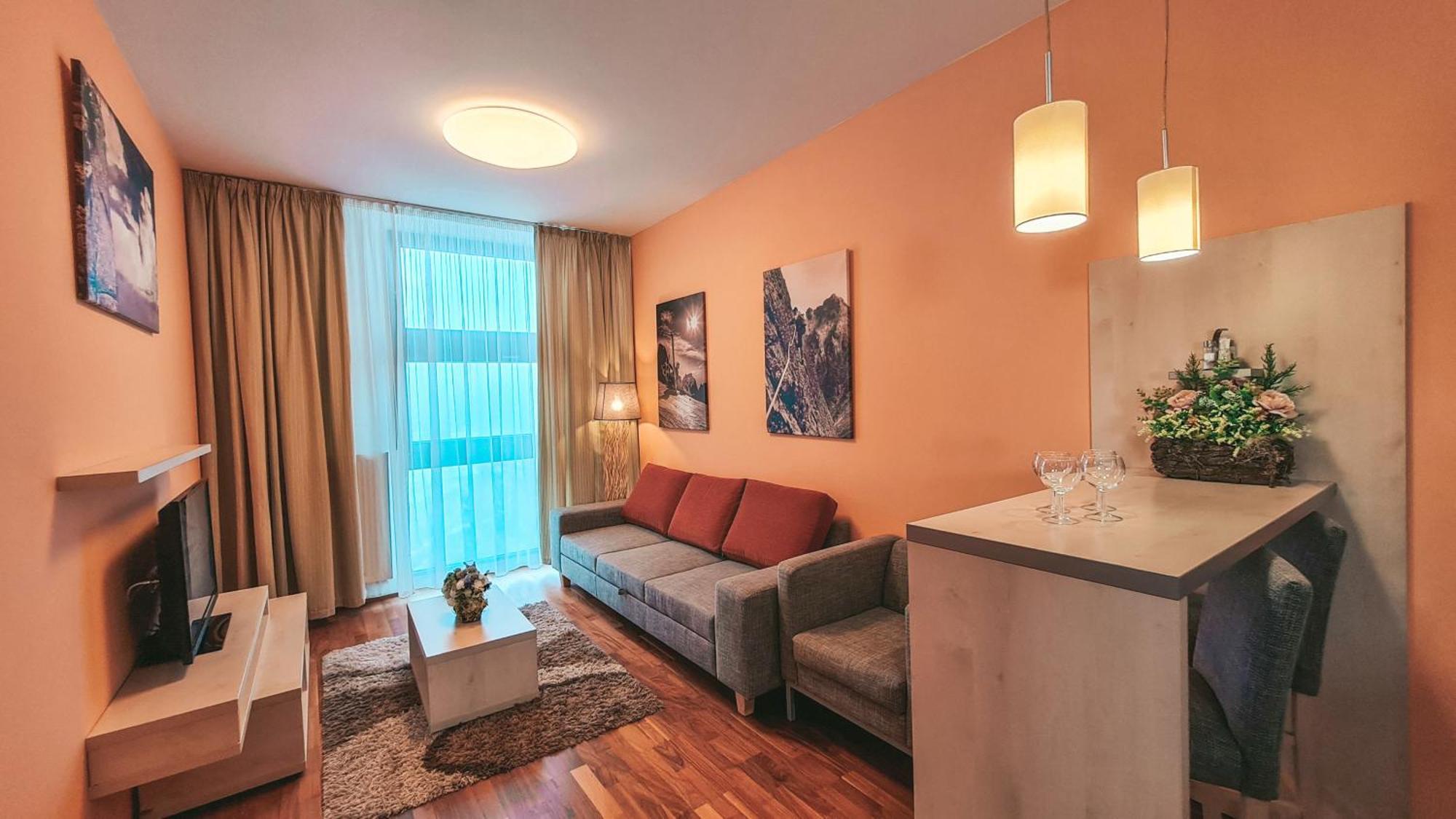 Crocus Hotel