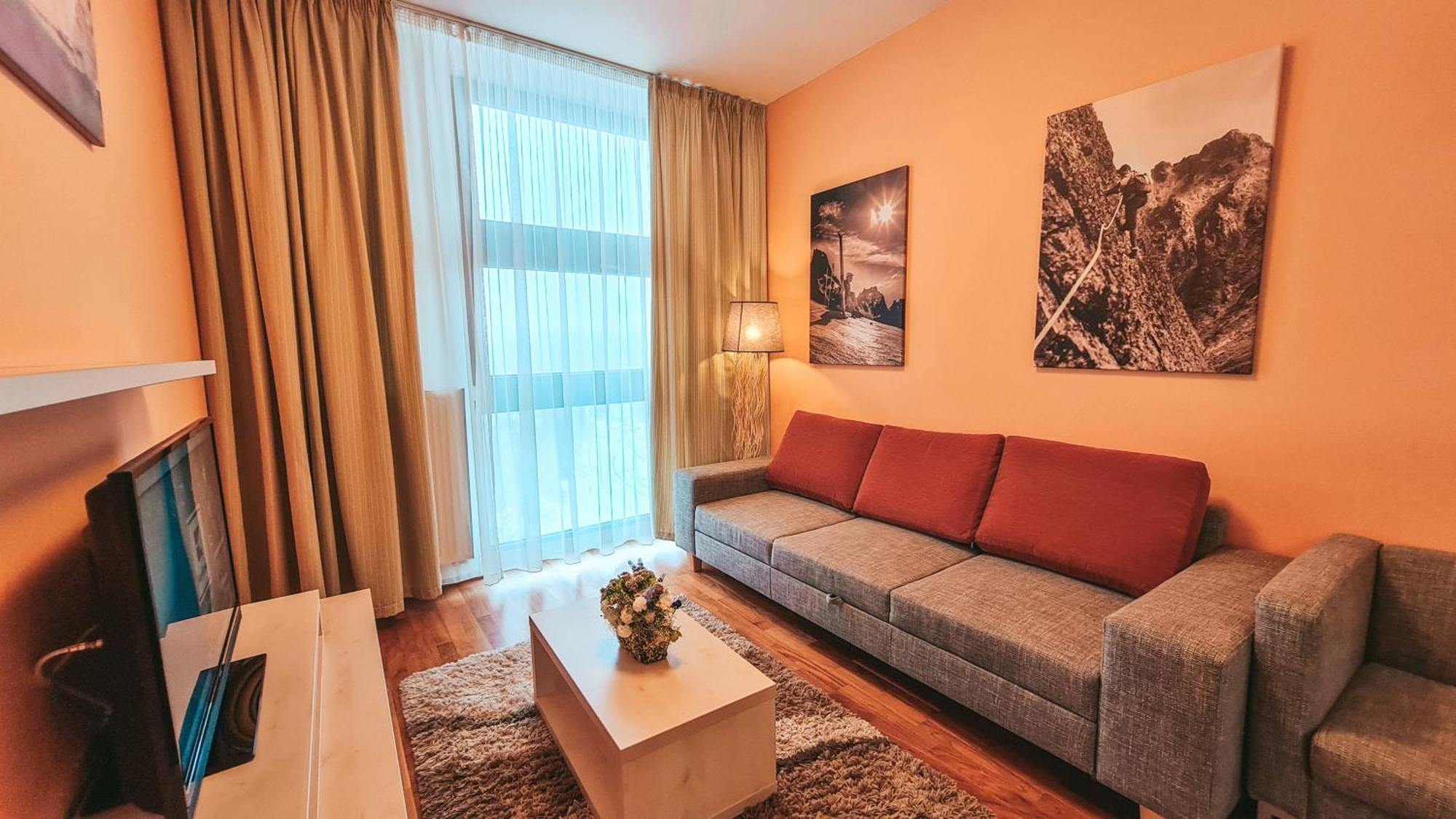Crocus Hotel