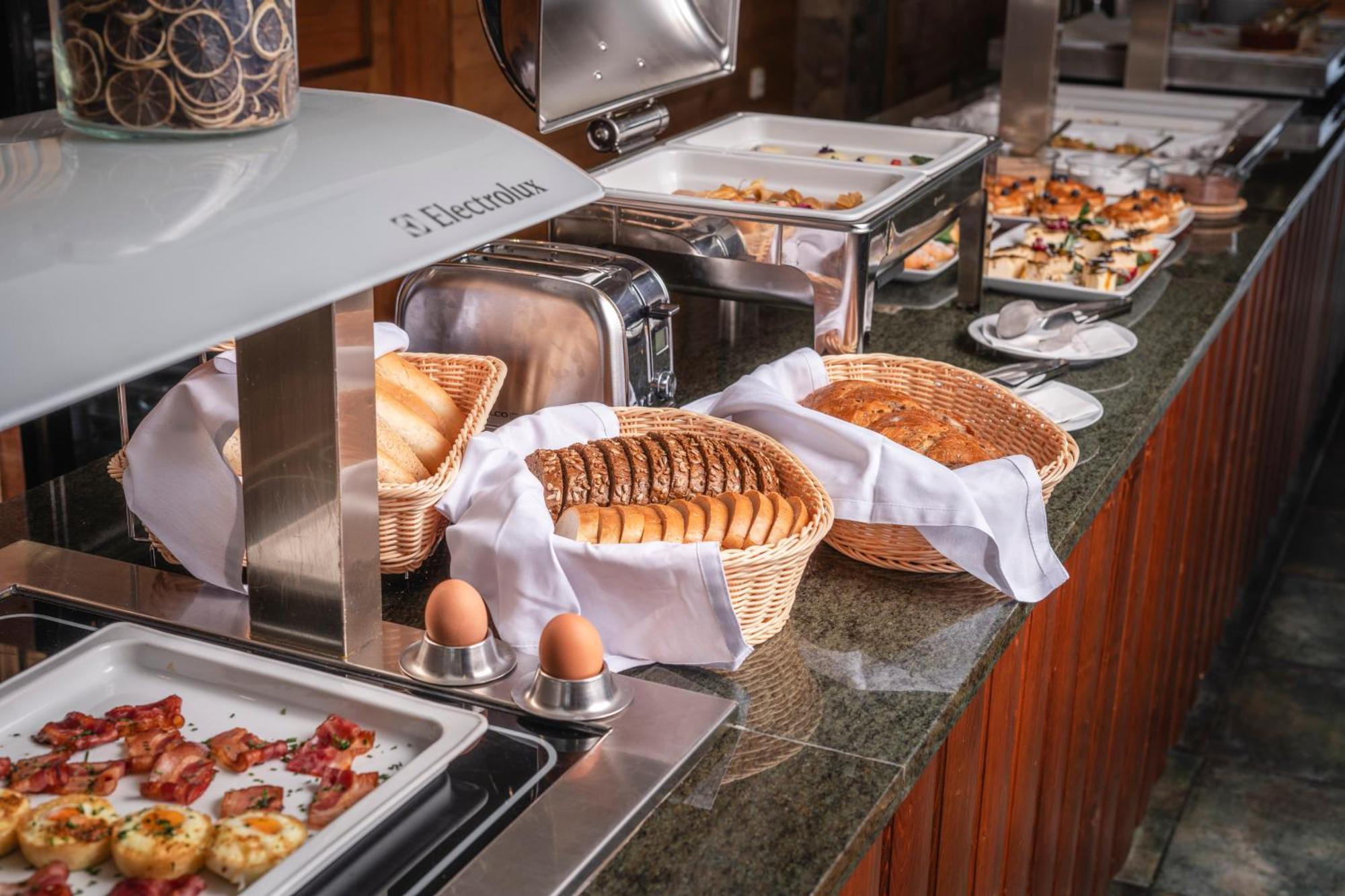 Hotel Crocus Štrbské Pleso