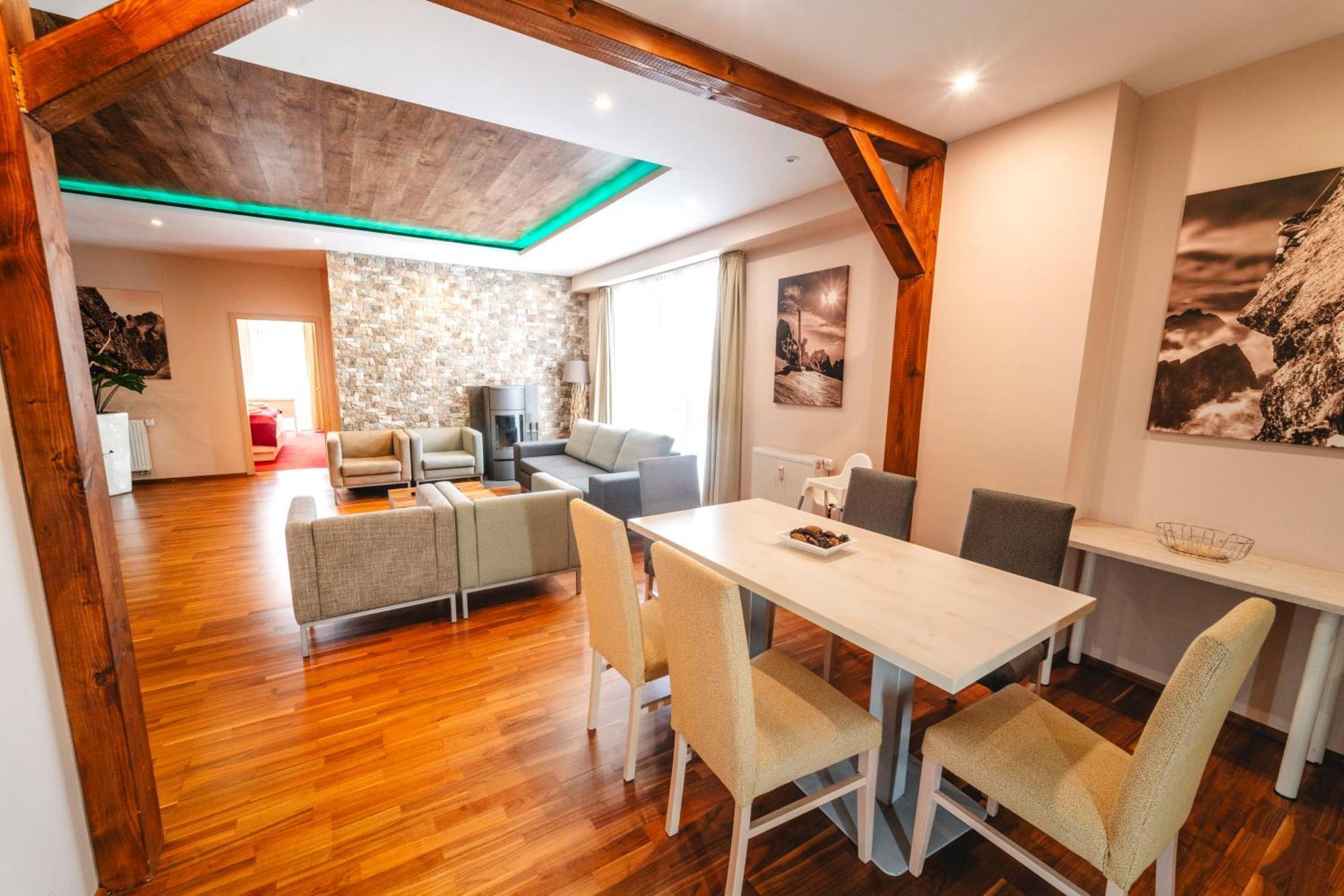 Crocus Hotel