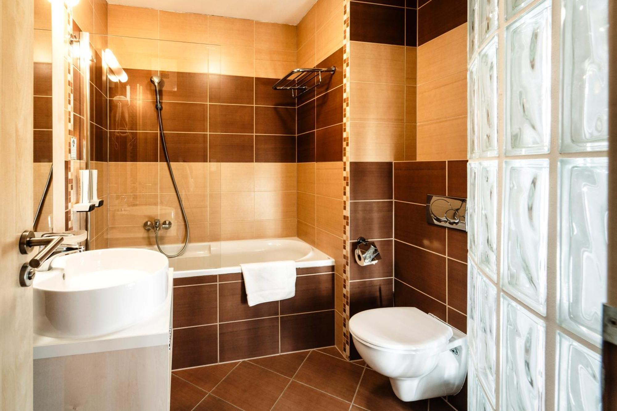 Hotel Crocus 4*