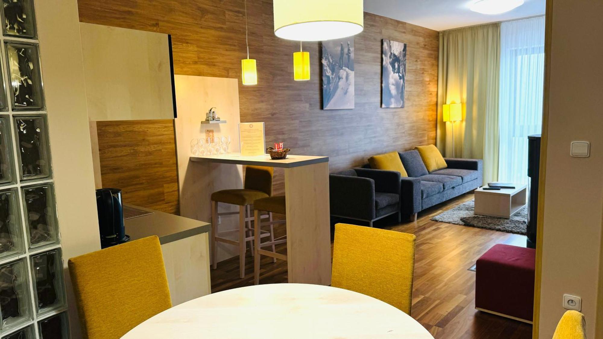 Hotel Crocus 4*